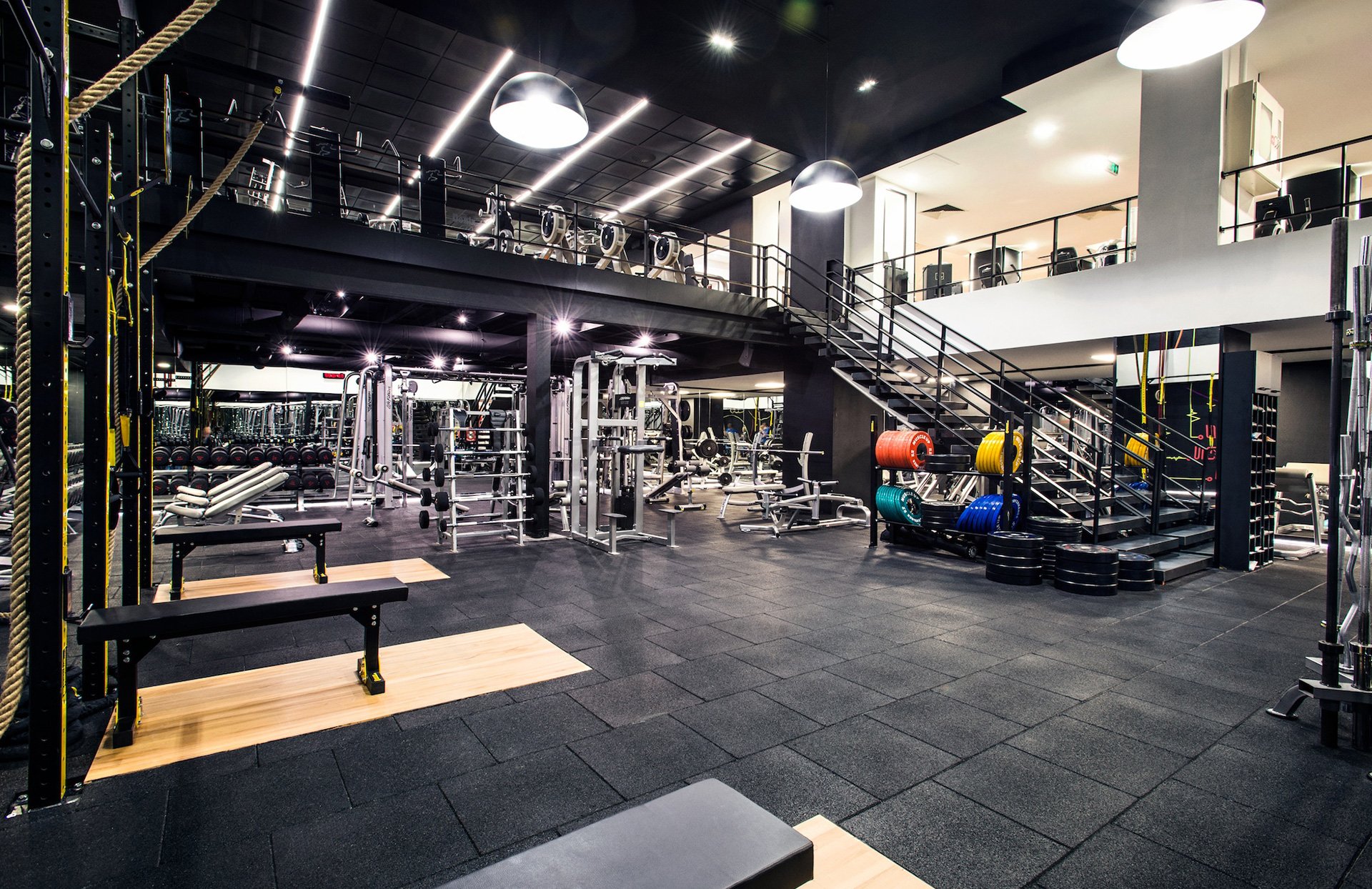 Euro pa. Istanbul Fitness Club. Hillside игра. Фитнес клуб Lifestyle Севастополь. Хиллсайд Hillside картинки игры.